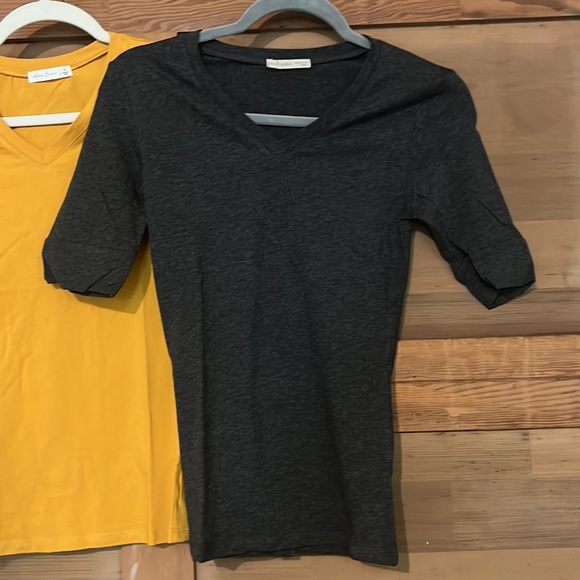 Active basics mustard and gray T-shirt - Picture 3 of 4
